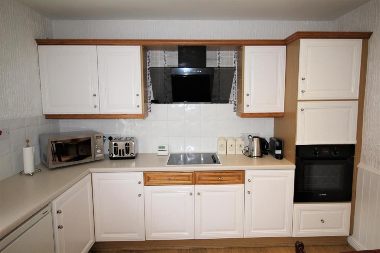 Whitley Bay - Sleeps 6 - Refurbished Throughout - Fast Wifi - Dogs Welcome Exterior photo