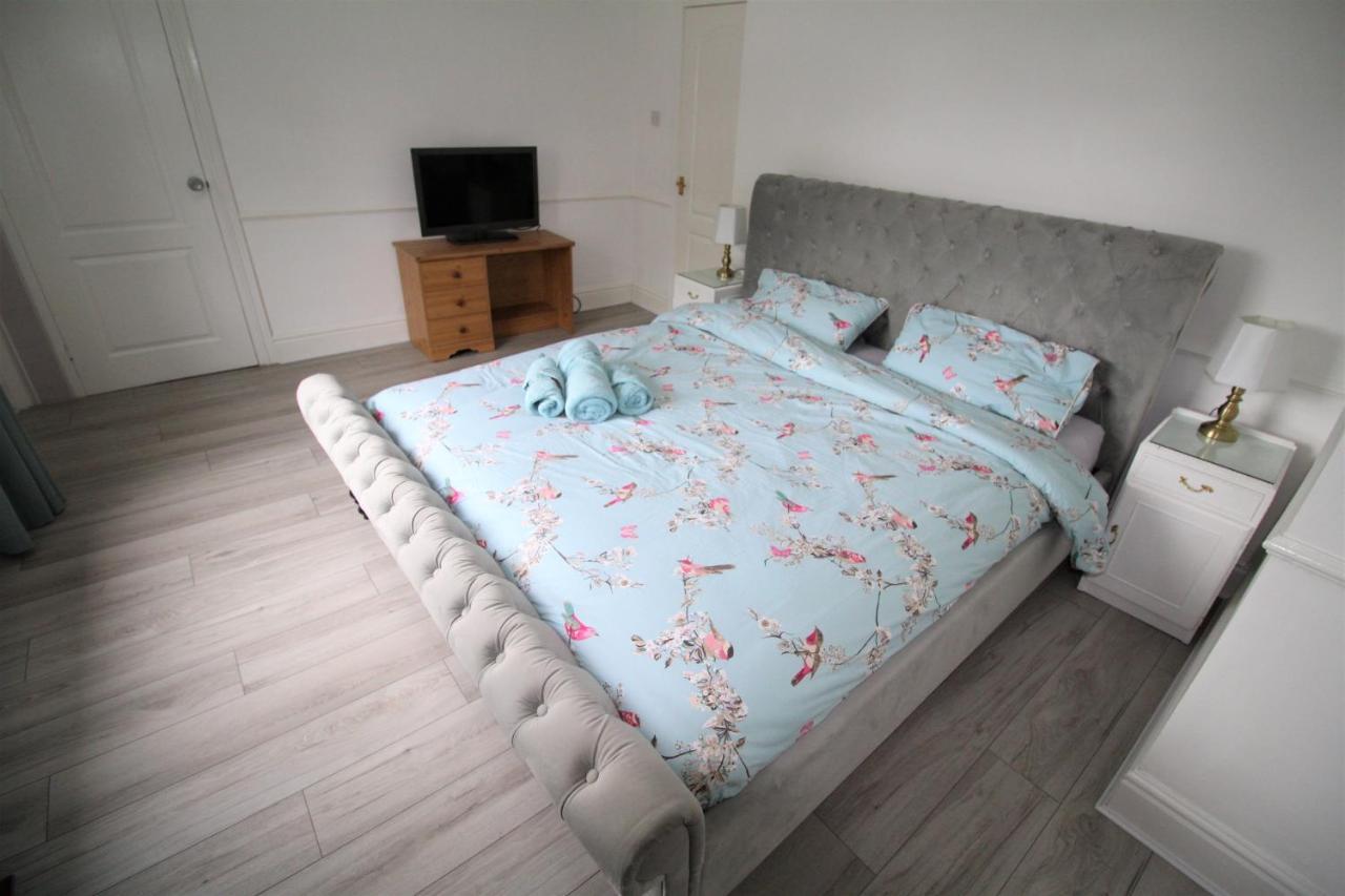 Whitley Bay - Sleeps 6 - Refurbished Throughout - Fast Wifi - Dogs Welcome Exterior photo