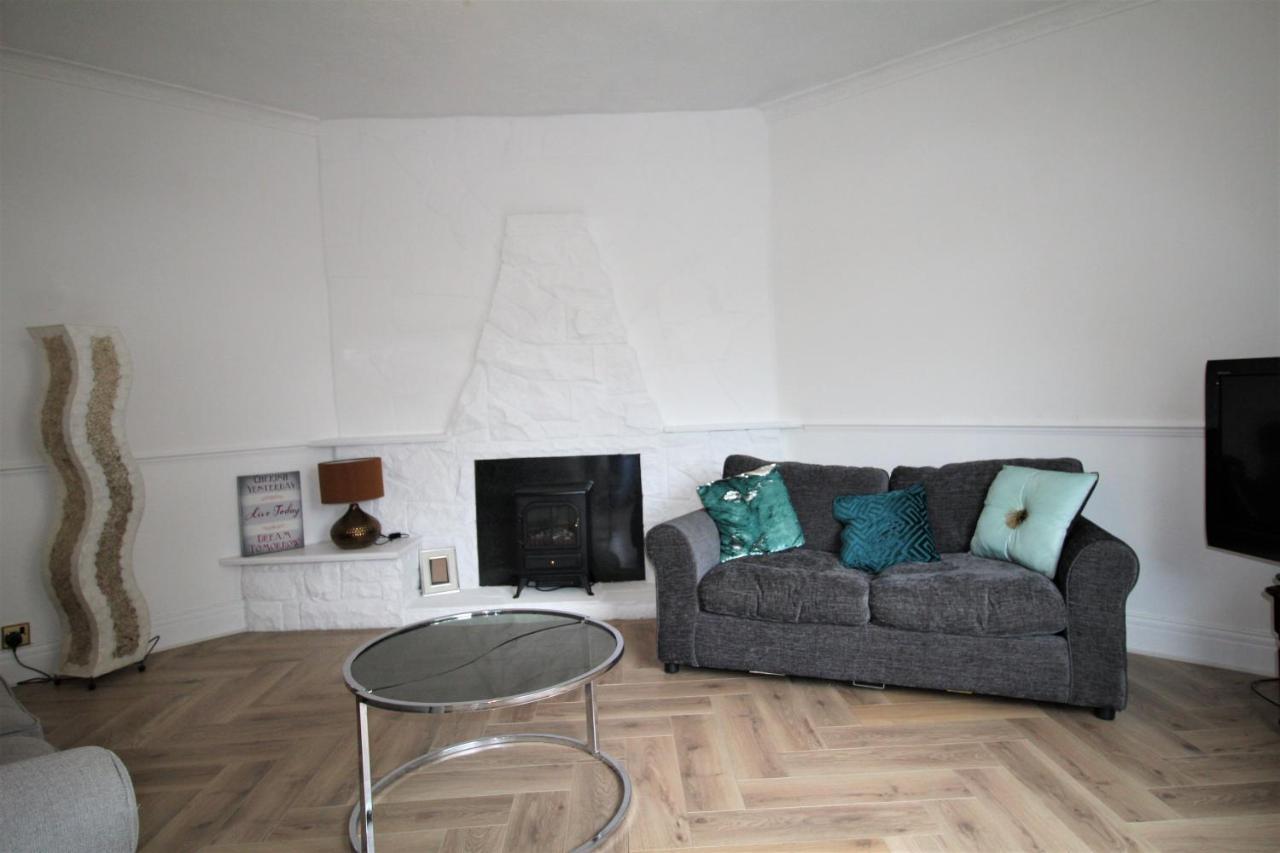 Whitley Bay - Sleeps 6 - Refurbished Throughout - Fast Wifi - Dogs Welcome Exterior photo
