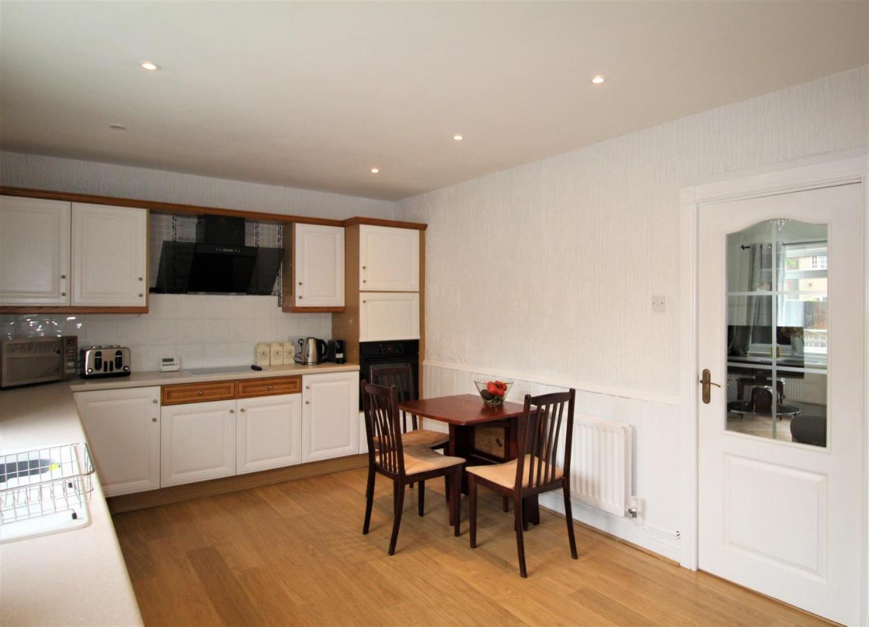 Whitley Bay - Sleeps 6 - Refurbished Throughout - Fast Wifi - Dogs Welcome Exterior photo