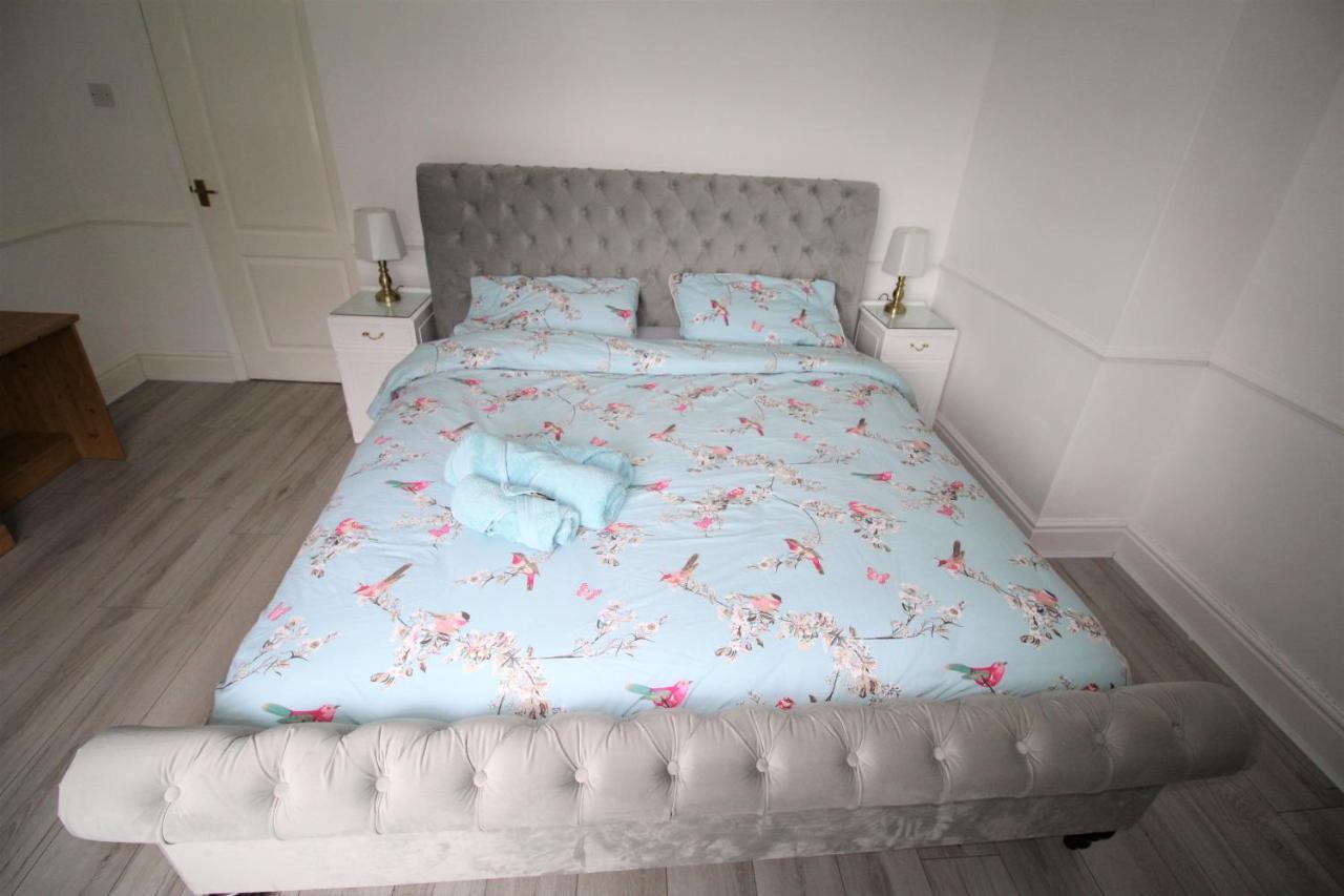 Whitley Bay - Sleeps 6 - Refurbished Throughout - Fast Wifi - Dogs Welcome Exterior photo